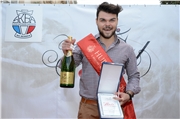 Divácky atraktívna kategória Flair je prehliadkou zručností samotného miešania drinkov, ale aj nezameniteľnej šou. Súťažiaci mali za úlohu pripraviť 3 porcie drinkov za 5 minút. Táto kategória, v ktorej barmani predviedli  svoje umenie bola hodnotená podľa náročnosti trikov, zladenia pohybov s hudbou, či  samotnej interakcie s divákmi. Najväčší talent a originálnu šou predviedol Miroslav Kľačanský, ktorého vystúpenie zaujalo každého diváka z publika. „Trénoval som viac ako 2 mesiace, bolo to síce náročné, ale vyplatilo sa“, zdôveril sa nám spokojný víťaz.