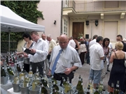 Roman Janoušek koštuje Sauvignon .